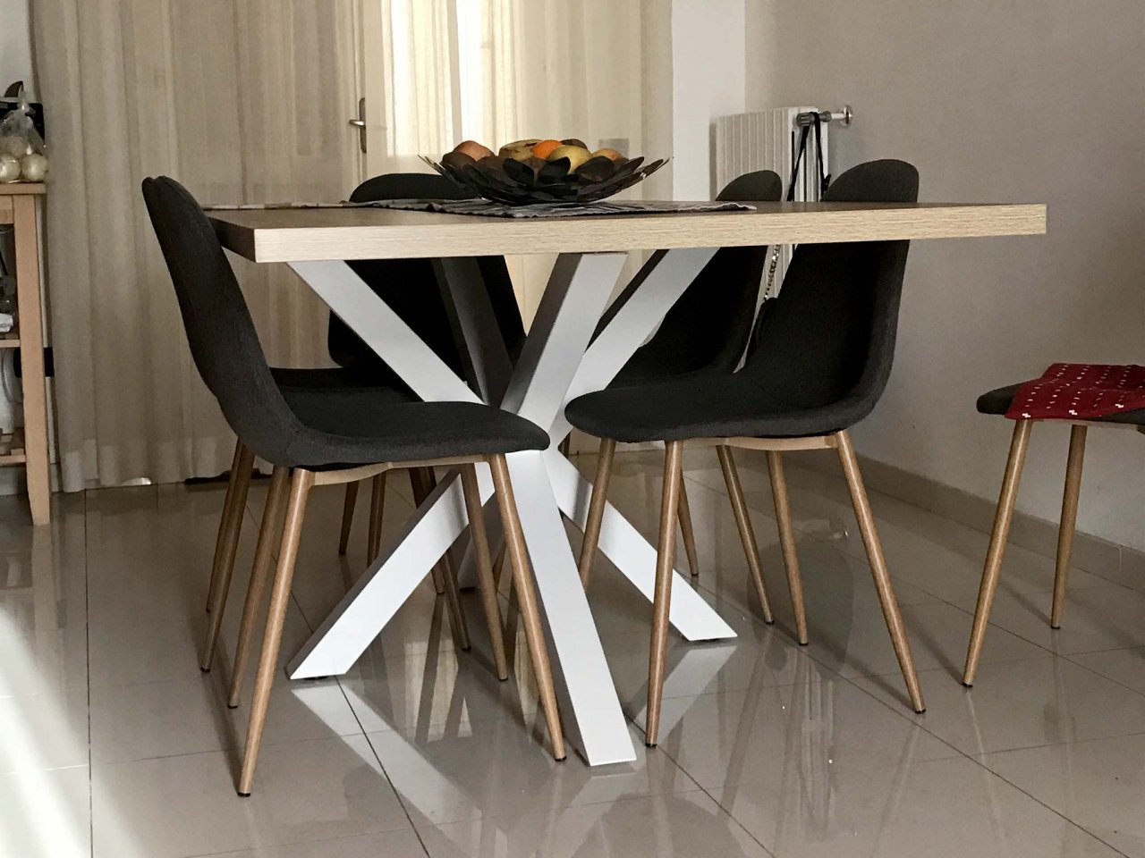 Scopri i TestimonialsTavolo Asterisco 180 bianco e piano legno