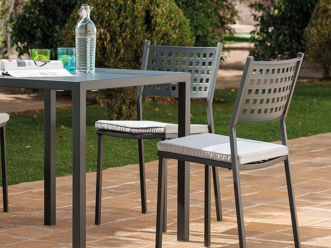 OUTLET # SET TAVOLO + 4 SEDIE IN FERRO VERNICIATO-SALOTTO-GIARDINO-CUCINA